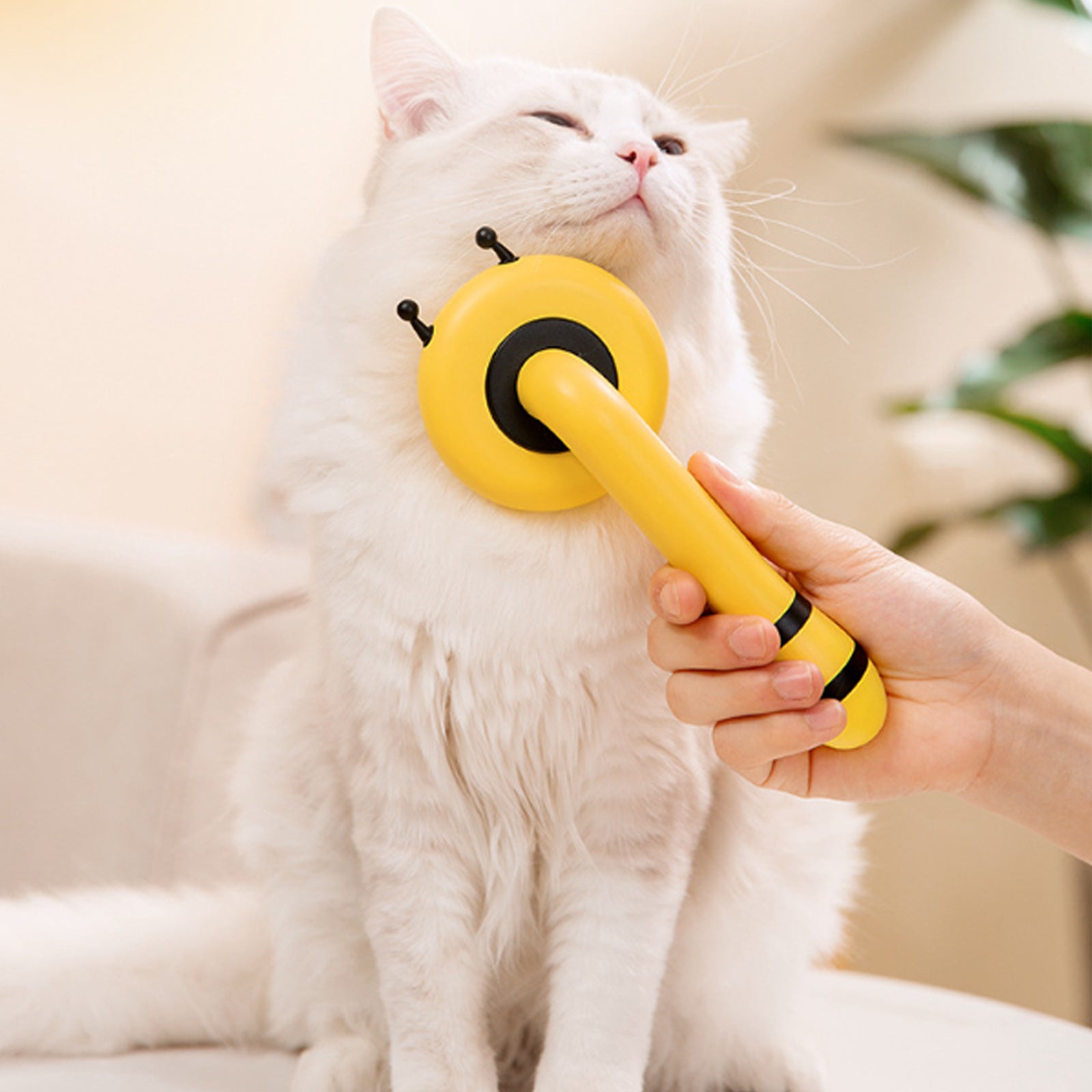 Gentle And Effective Grooming Tool For Dogs And Cats