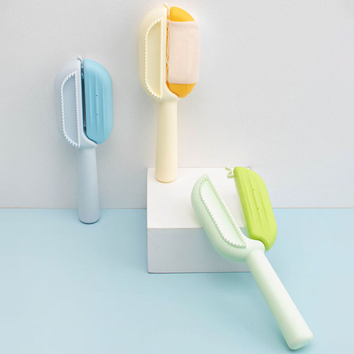 Pet Comb To Get Rid Of Floating Hair